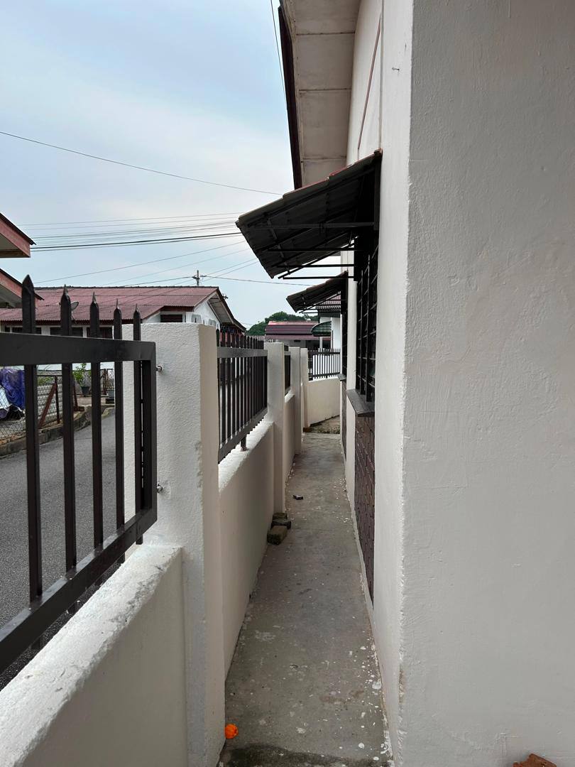TERES SETINGKAT TAMAN AYER MOLEK, MELAKA