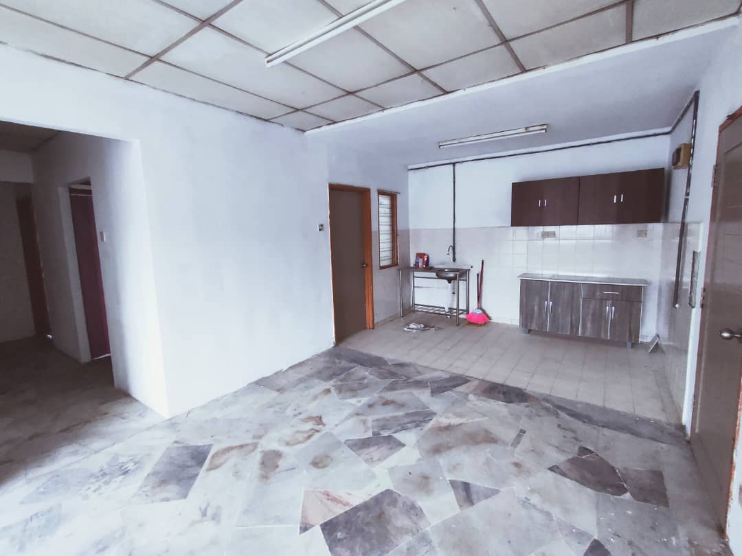 APARTMENT PUTRA PERMAI TYPE C, PUTRA PERMAI 2, SERI KEMBANGAN SELANGOR