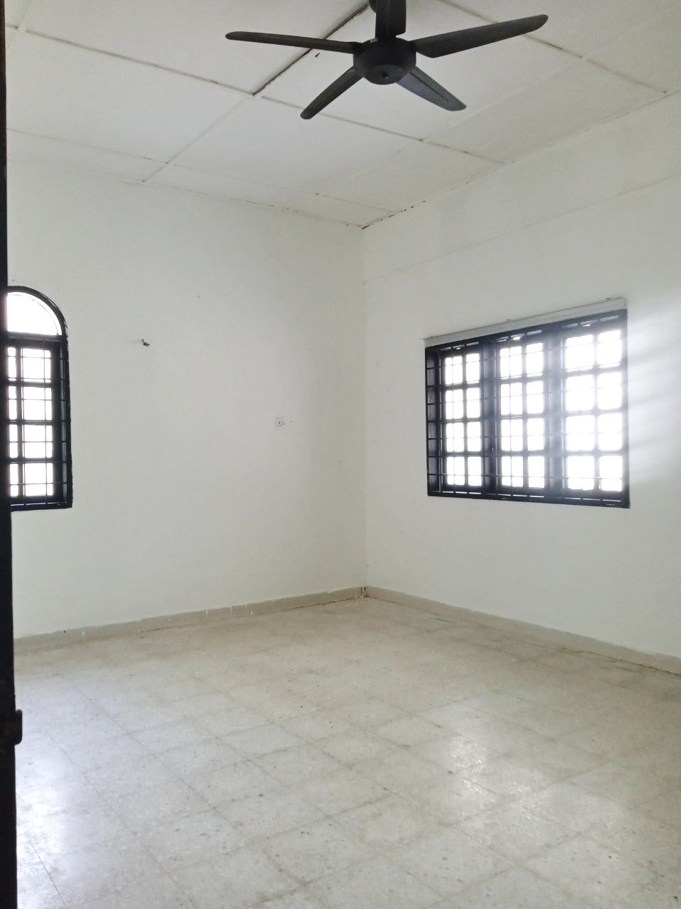 TANAH BESERTA BANGLO TAMAN PERUNA SUNGAI UDANG MELAKA