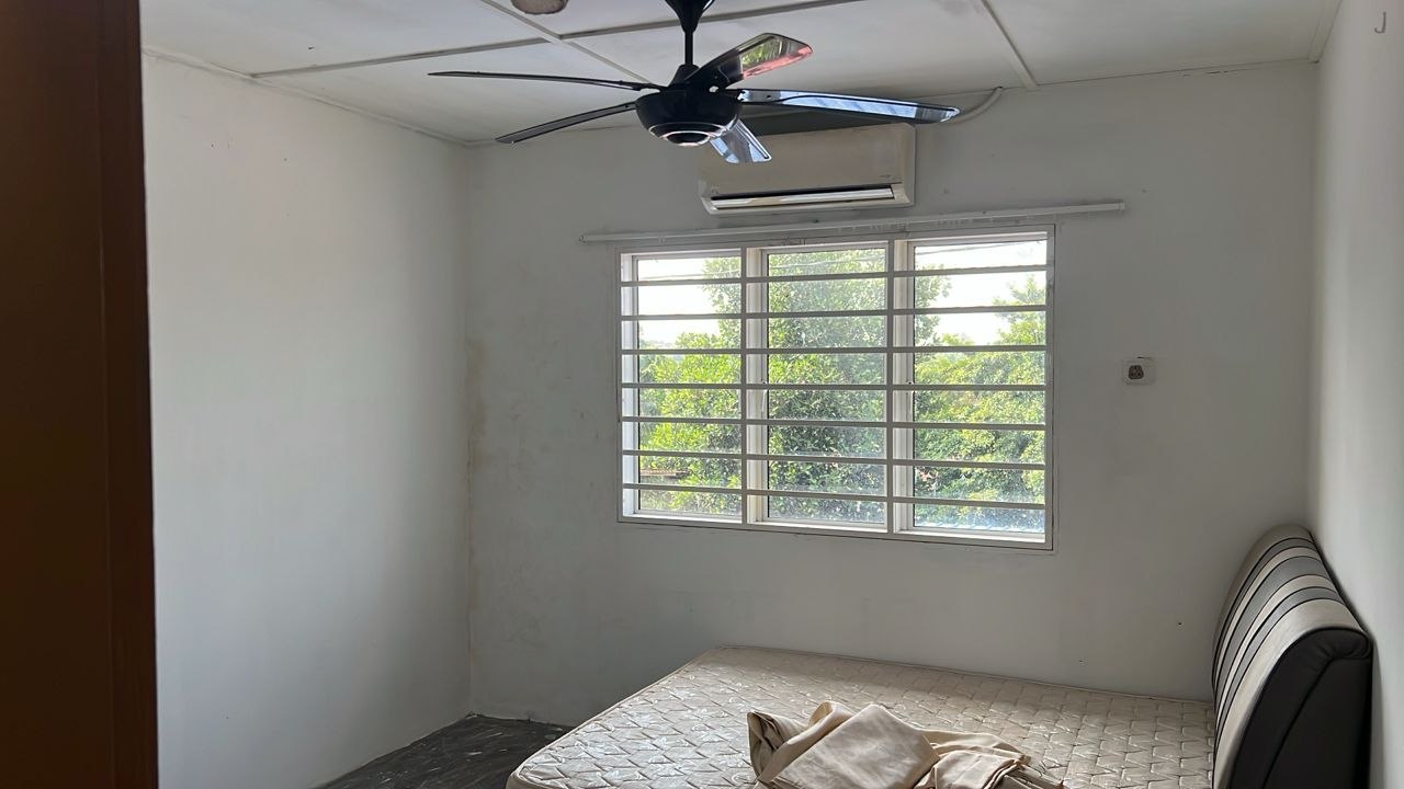 TERES DUA TINGKAT TAMAN SAUJANA SEKSYEN 3, BUKIT KATIL